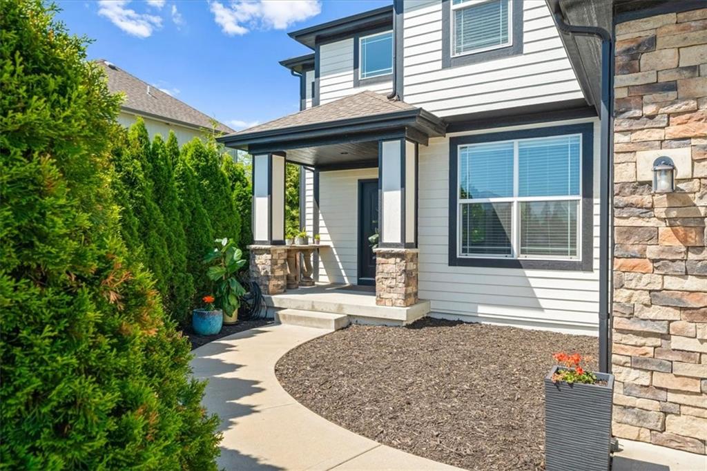 Listing Photo MLS #HMS2613478