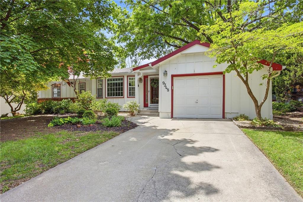 Listing Photo MLS #HMS2613821