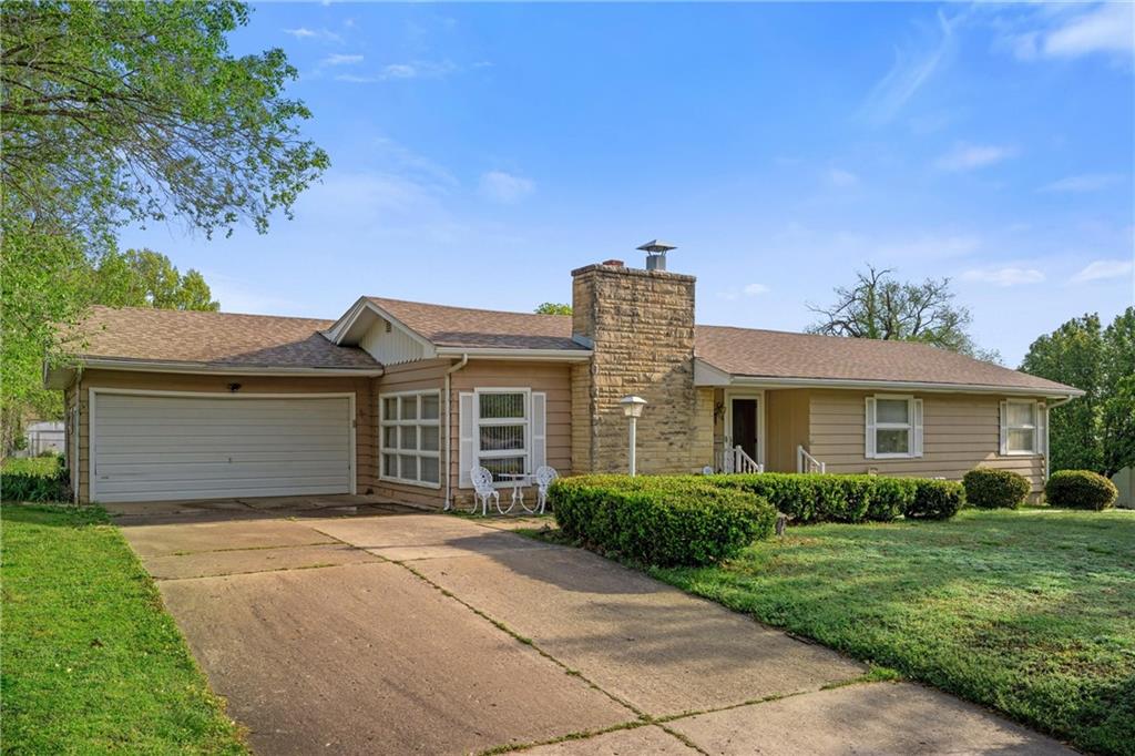 Listing Photo MLS #HMS2613896