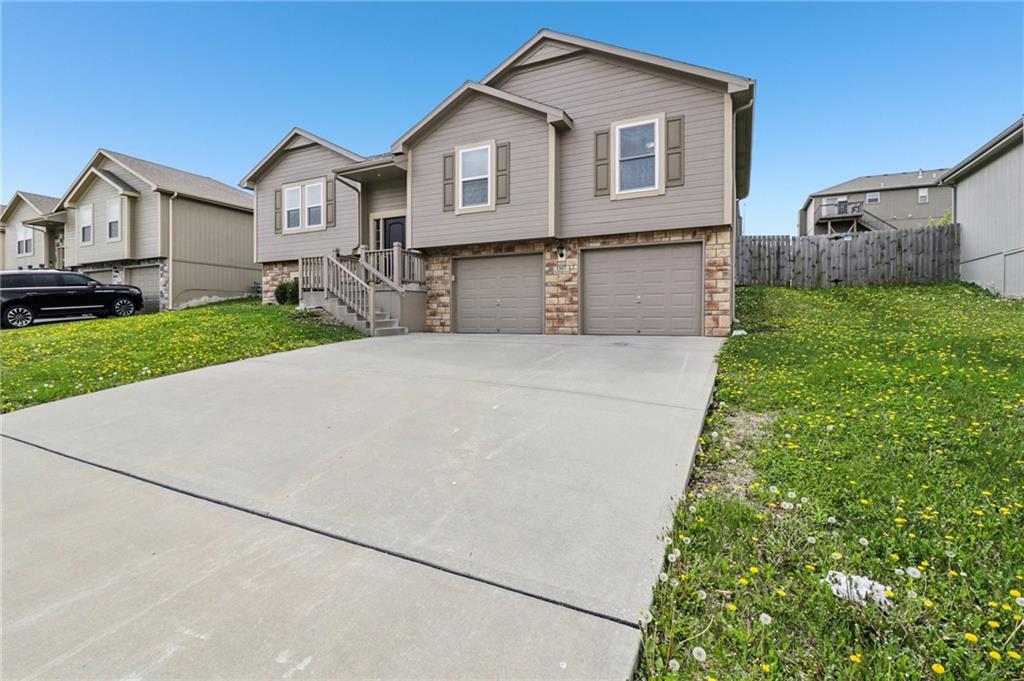 Listing Photo MLS #HMS2614310