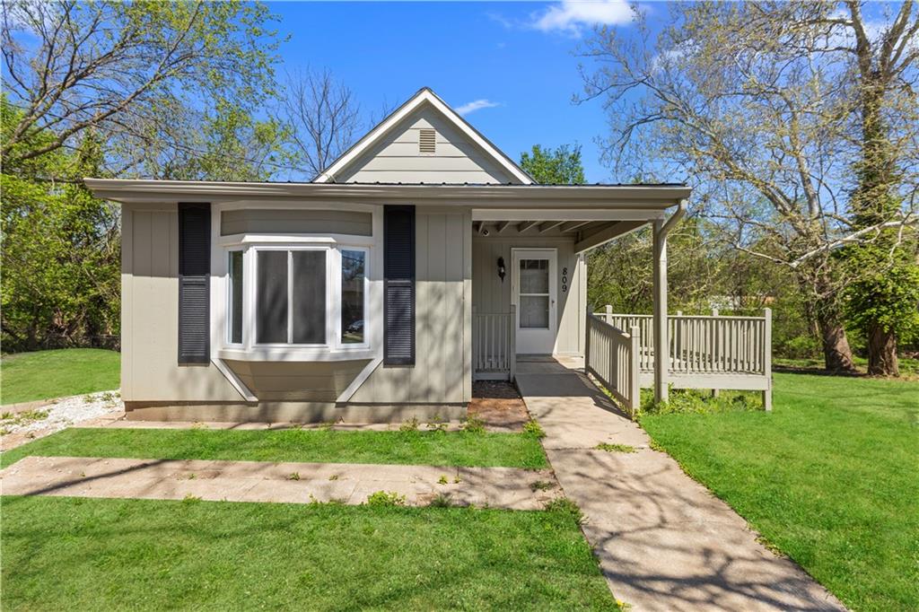 Listing Photo MLS #HMS2614448