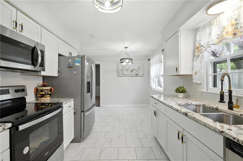 Listing Photo MLS #HMS2615058