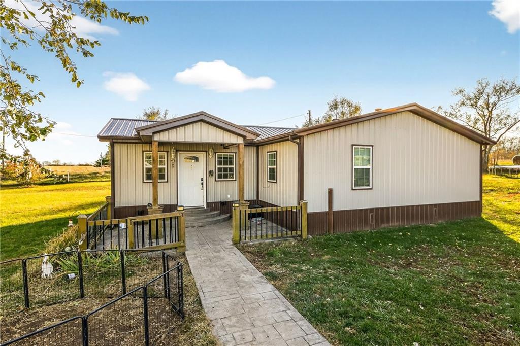 Listing Photo MLS #HMS2615226