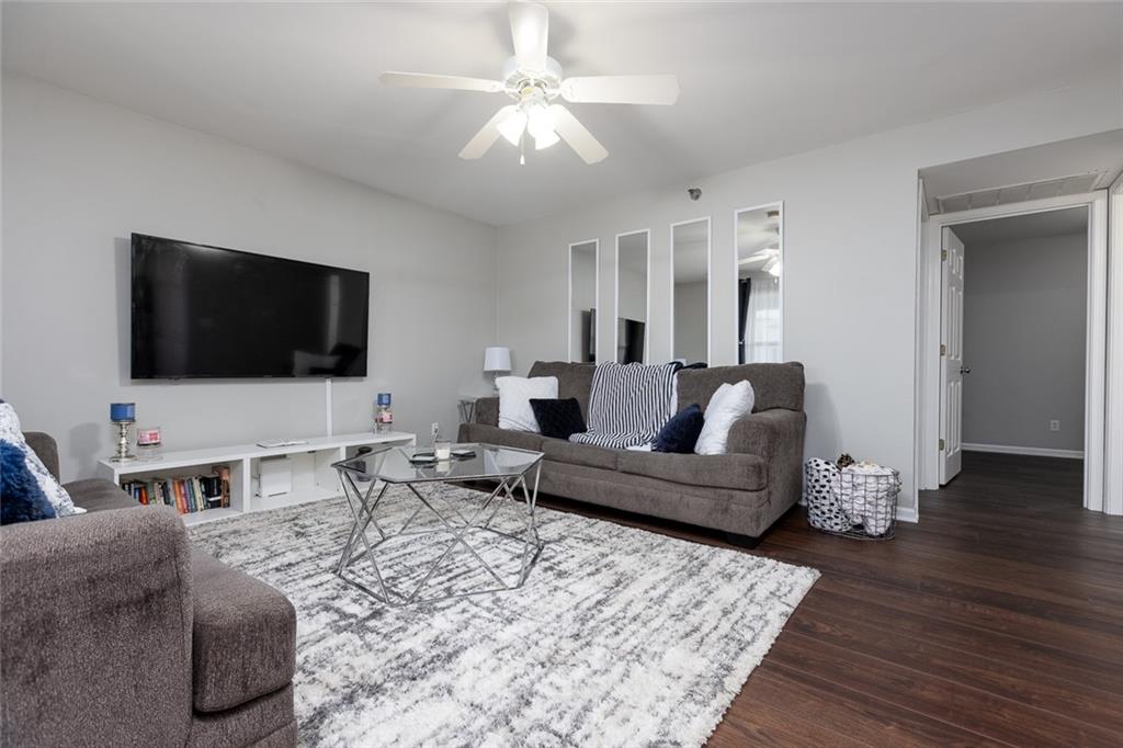 Listing Photo MLS #HMS2615736