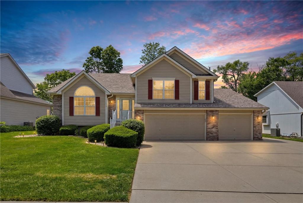Listing Photo MLS #HMS2615903