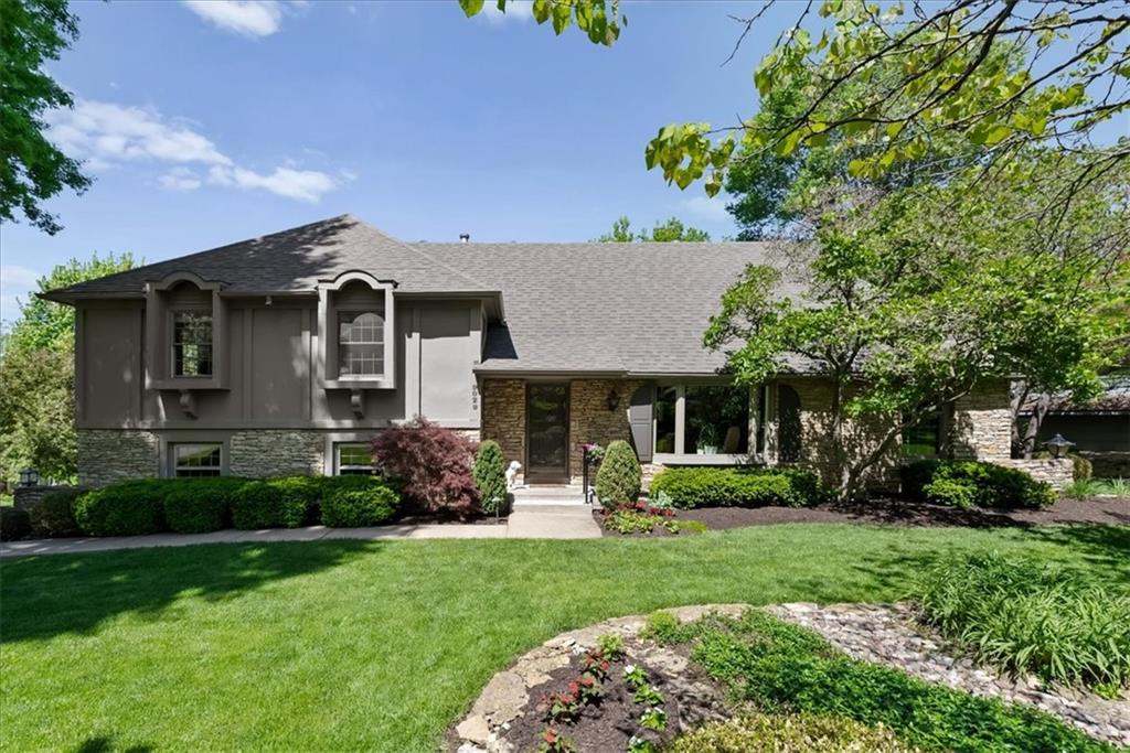 Listing Photo MLS #HMS2616018