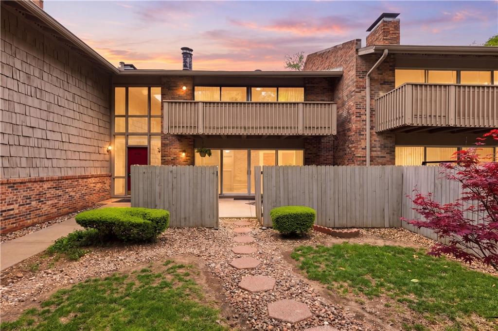 Listing Photo MLS #HMS2616097