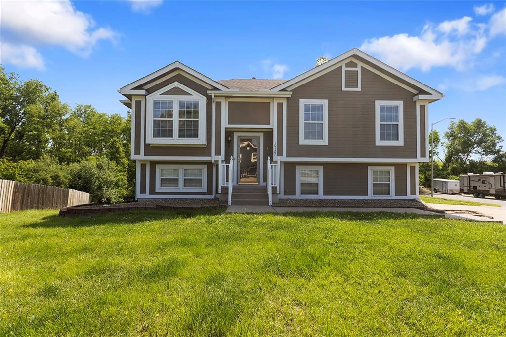 Listing Photo MLS #HMS2616136