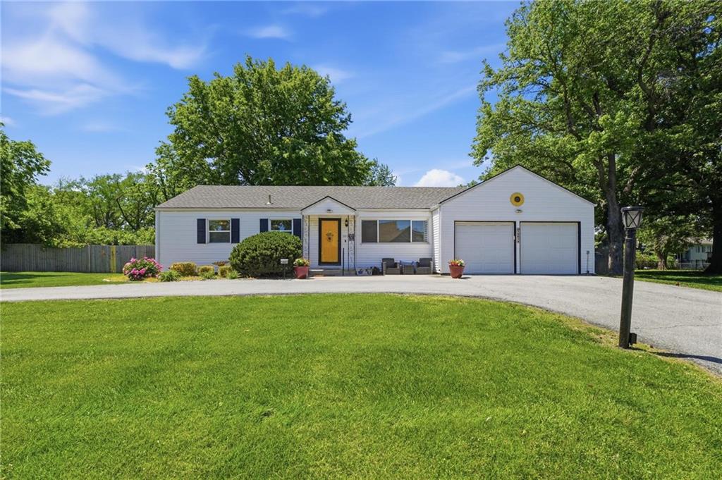 Listing Photo MLS #HMS2616182