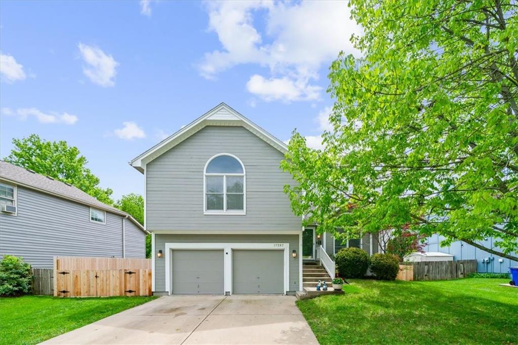 Listing Photo MLS #HMS2616188