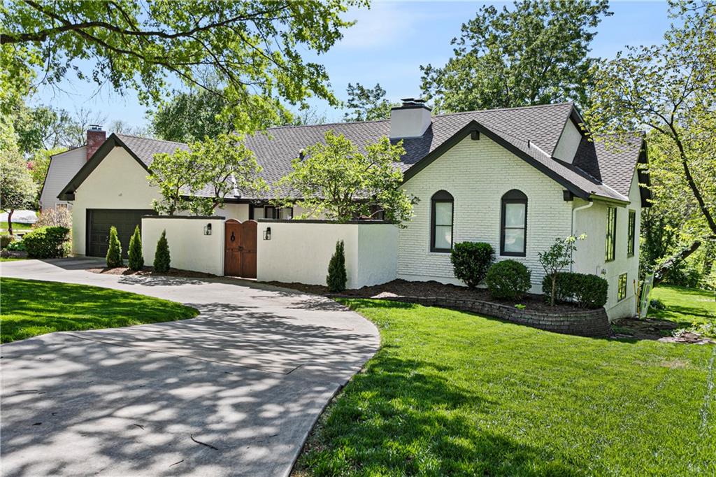 Listing Photo MLS #HMS2616355