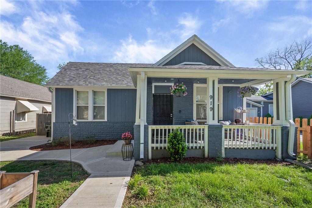 Listing Photo MLS #HMS2617064