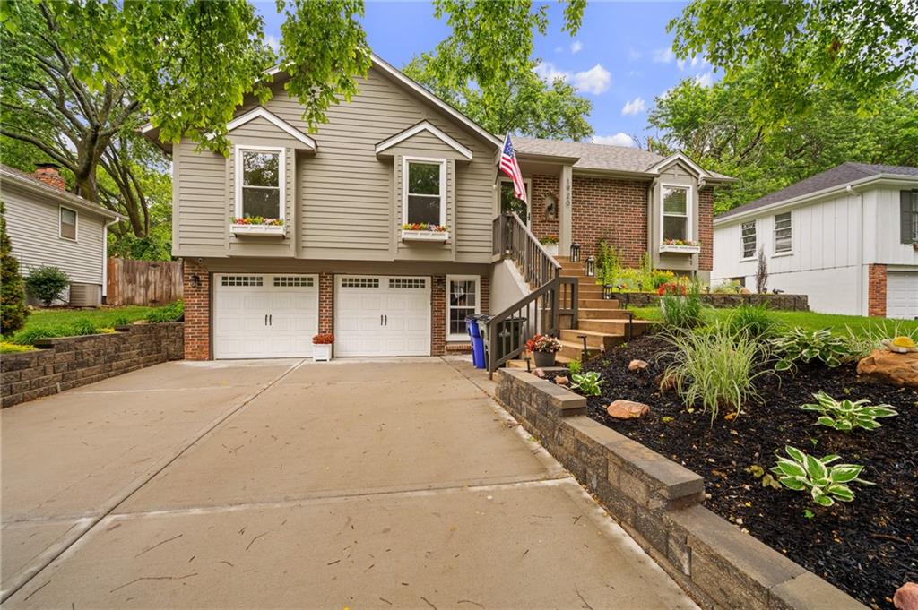 Listing Photo MLS #HMS2617177