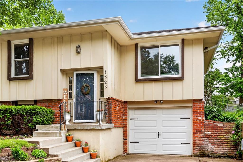 Listing Photo MLS #HMS2617255