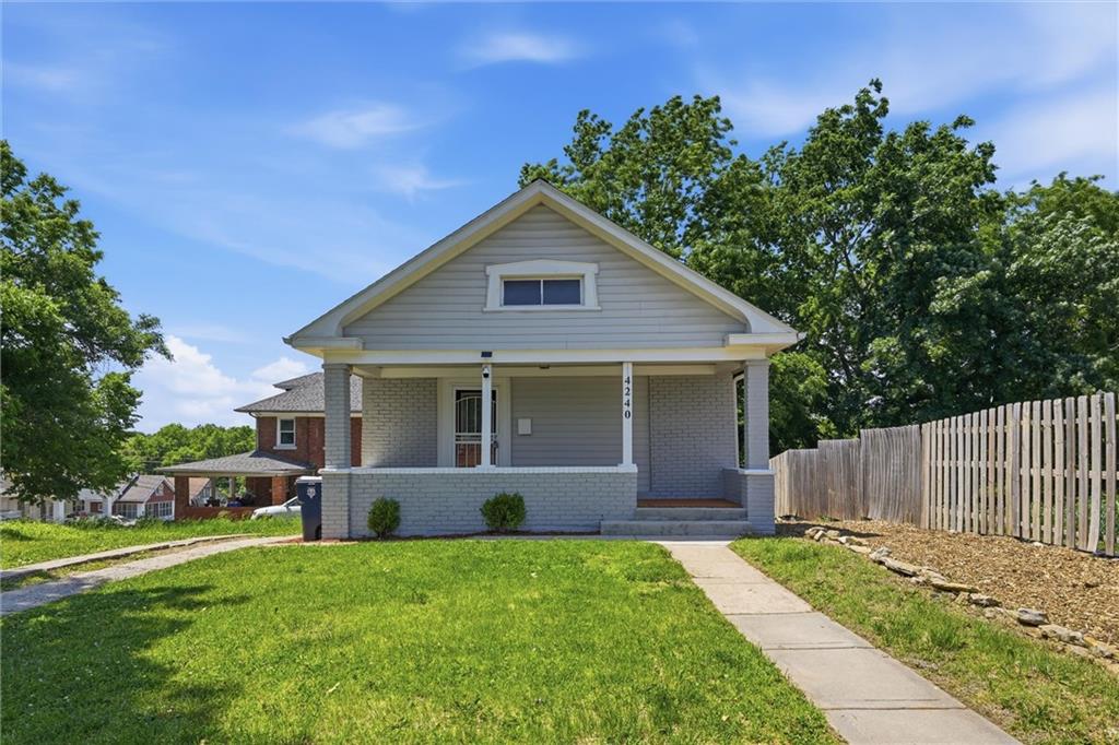 Listing Photo MLS #HMS2617263