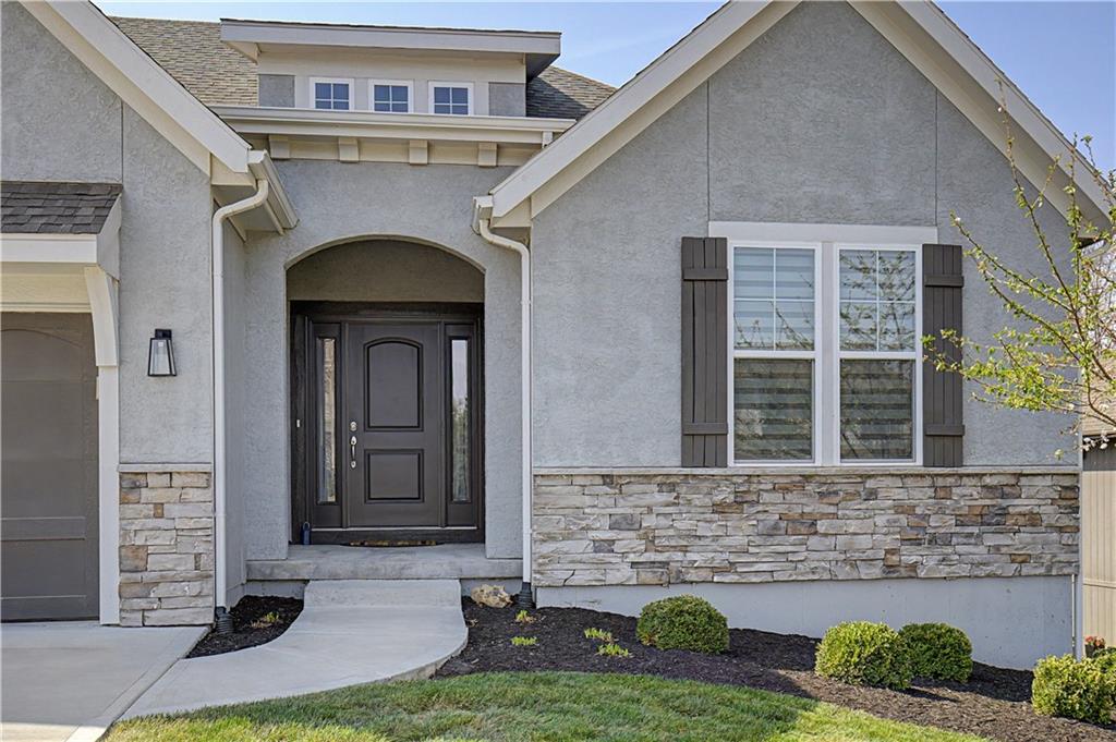 Listing Photo MLS #HMS2617425