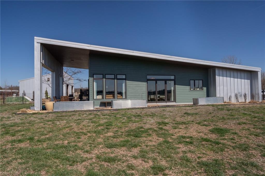 Listing Photo MLS #HMS2617726