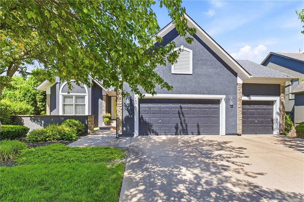 Listing Photo MLS #HMS2617751