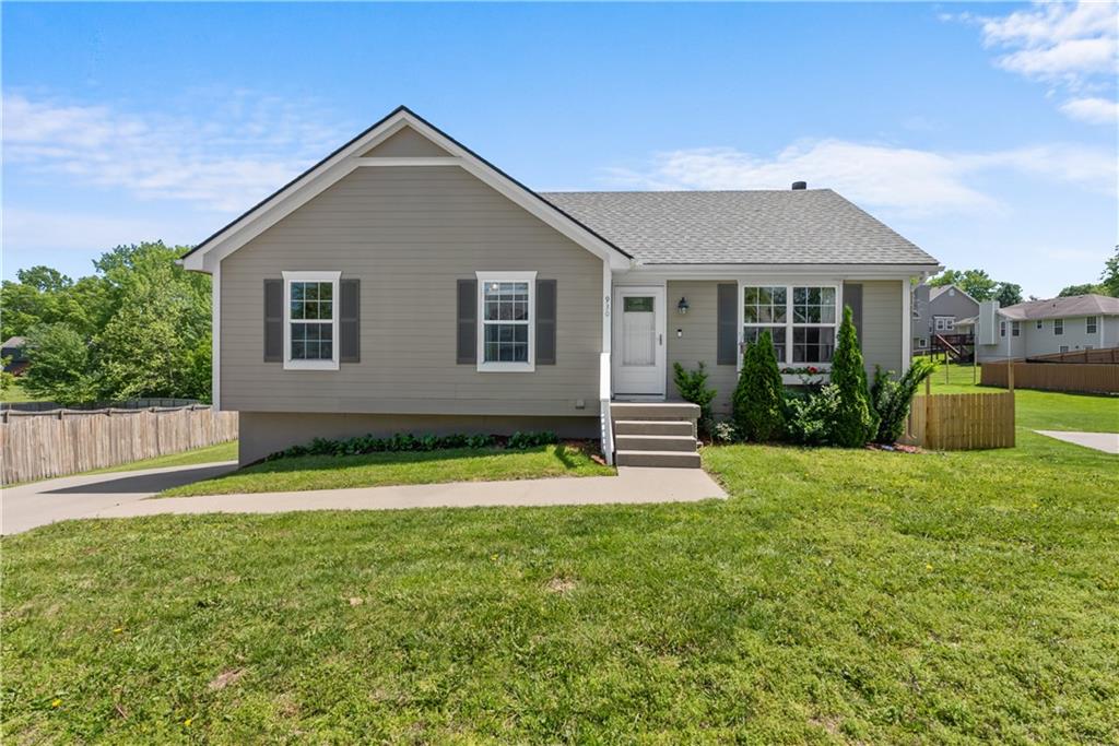 Listing Photo MLS #HMS2617789