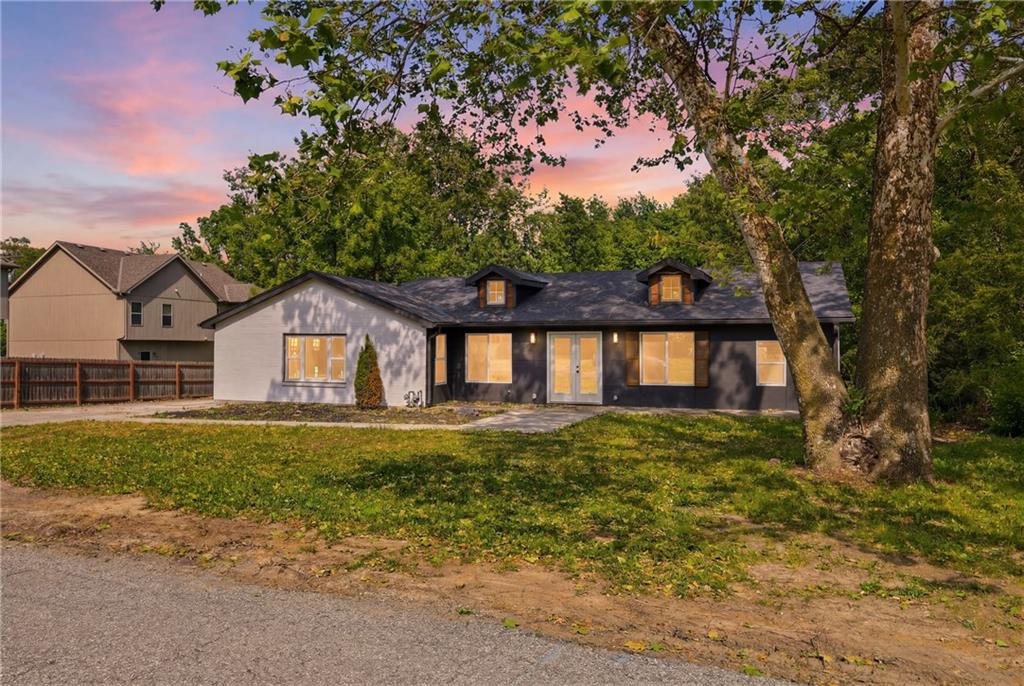 Listing Photo MLS #HMS2617830