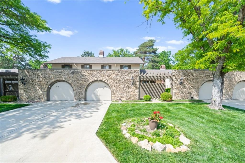 Listing Photo MLS #HMS2617876