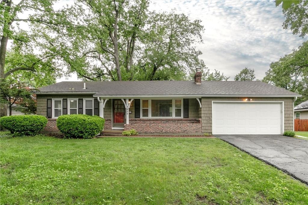 Listing Photo MLS #HMS2617881