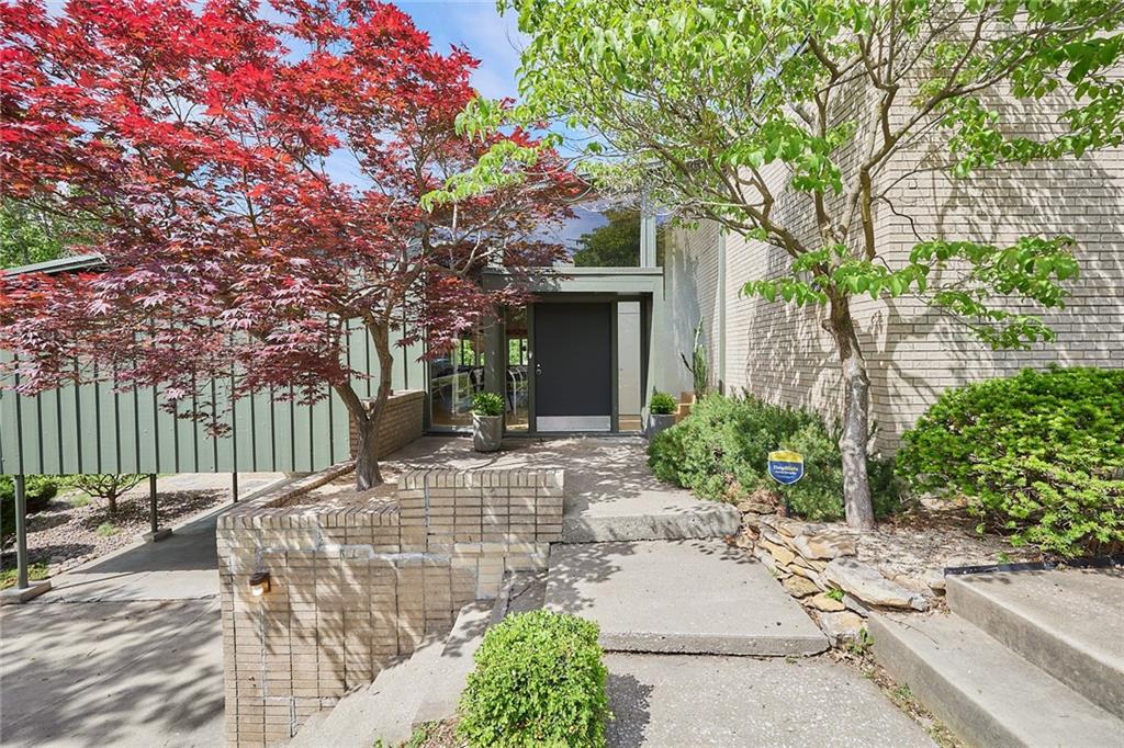 Listing Photo MLS #HMS2617926