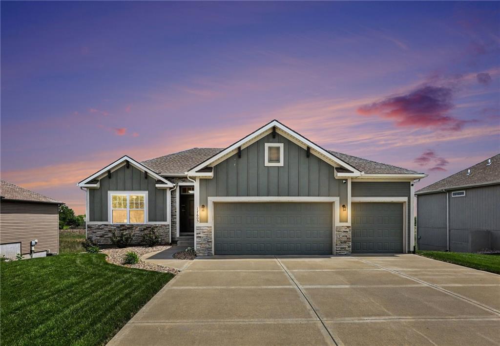 Listing Photo MLS #HMS2618001