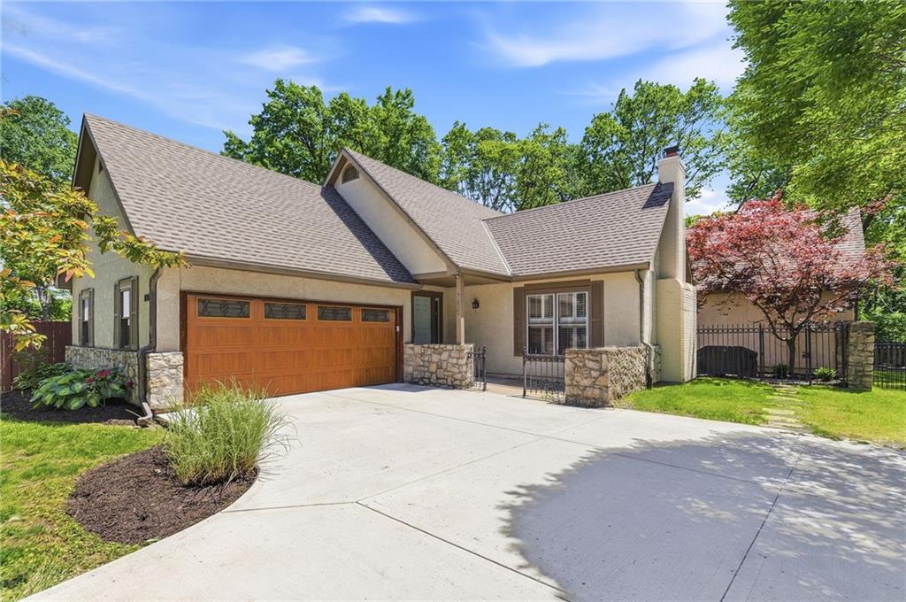 Listing Photo MLS #HMS2618054