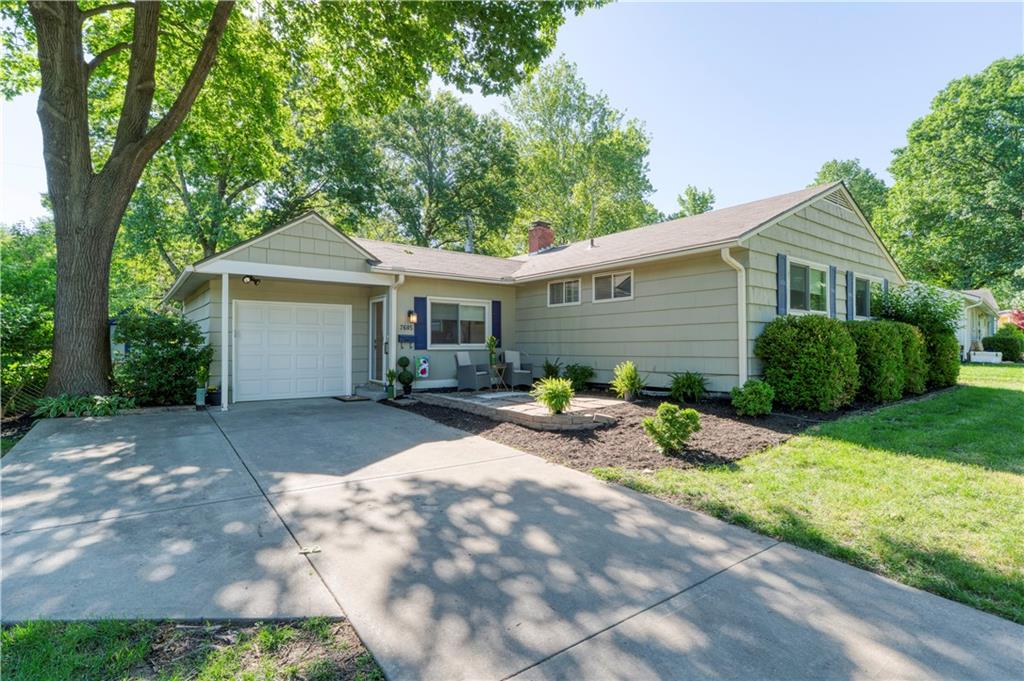 Listing Photo MLS #HMS2618561