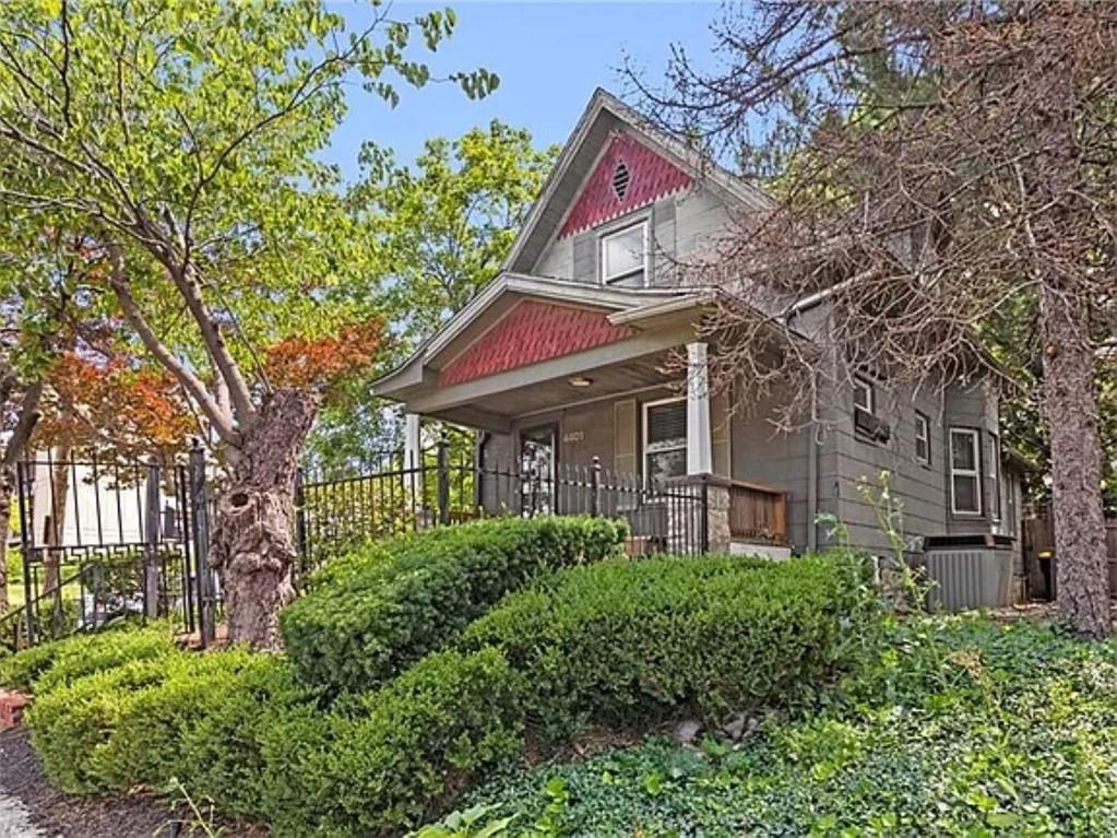 Listing Photo MLS #HMS2618722