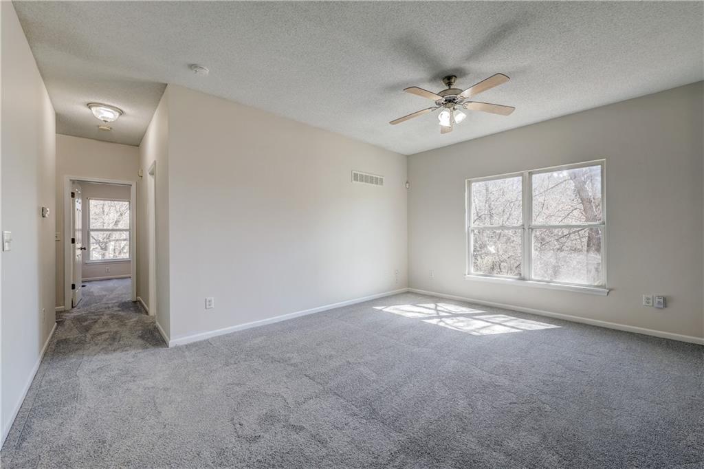 Listing Photo MLS #HMS2618786