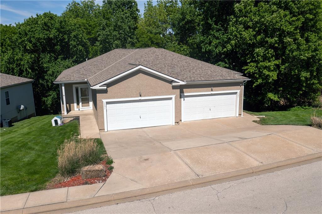 Listing Photo MLS #HMS2618791