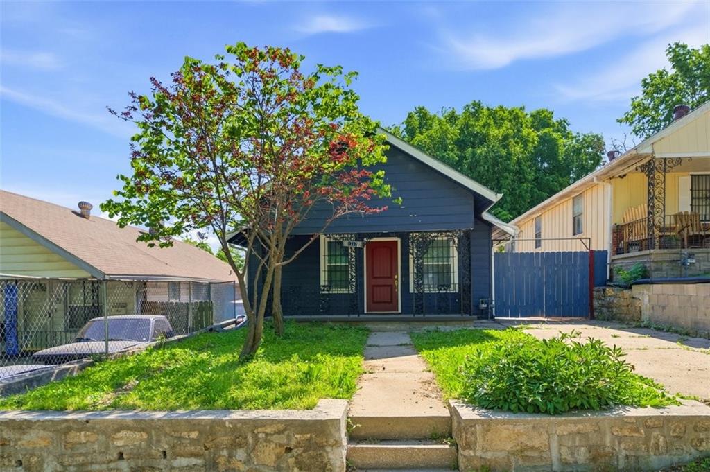 Listing Photo MLS #HMS2618805