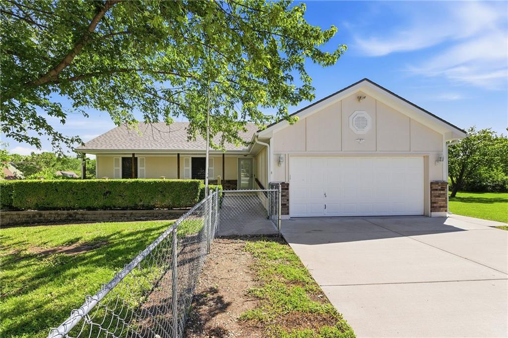 Listing Photo MLS #HMS2619000