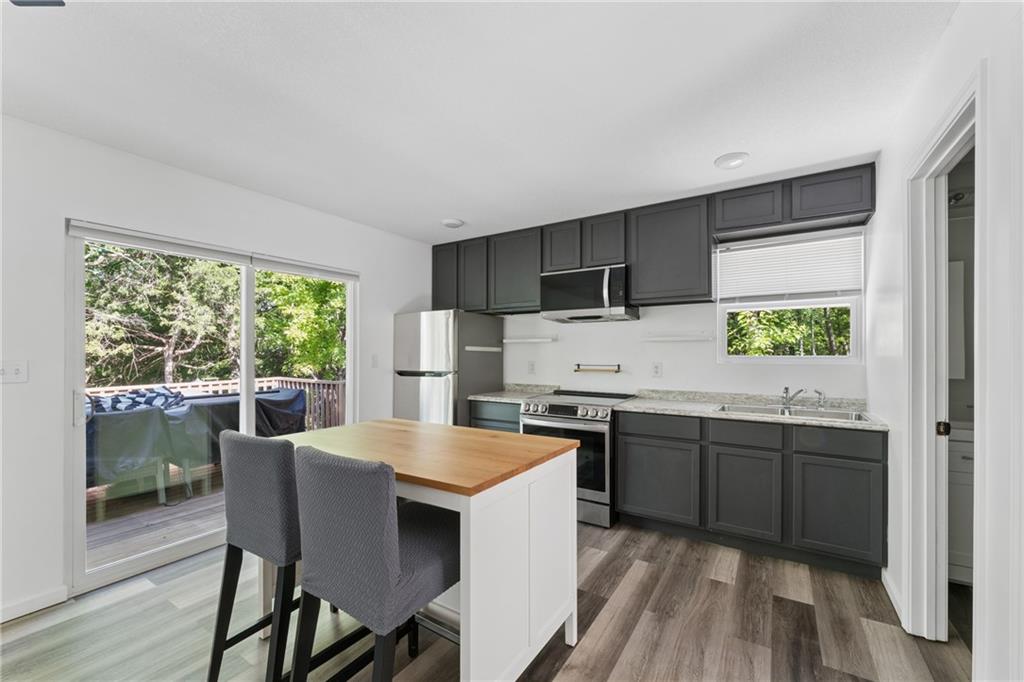 Listing Photo MLS #HMS2619470