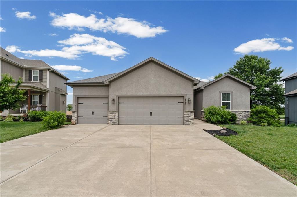 Listing Photo MLS #HMS2619566