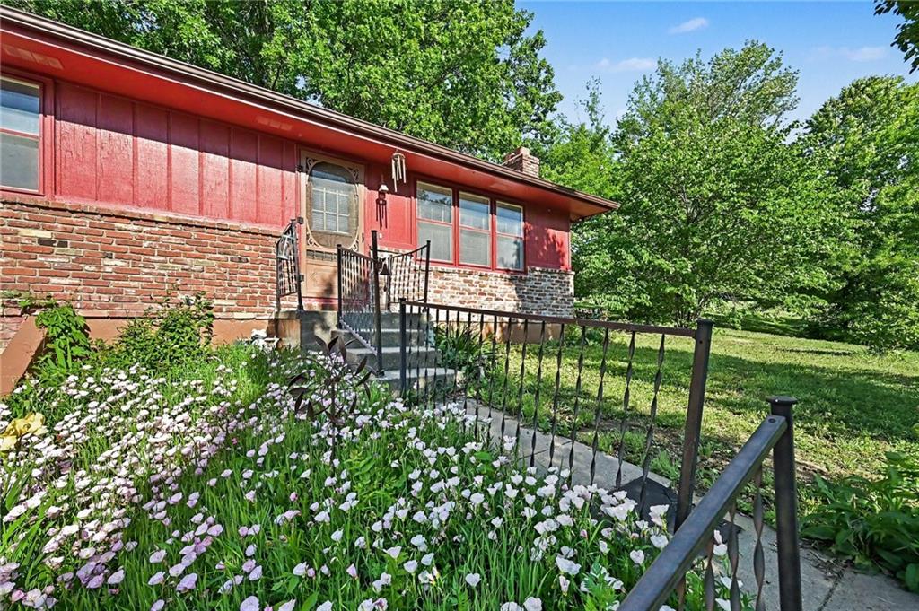 Listing Photo MLS #HMS2619697