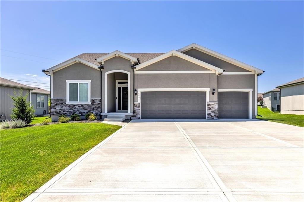 Listing Photo MLS #HMS2619992