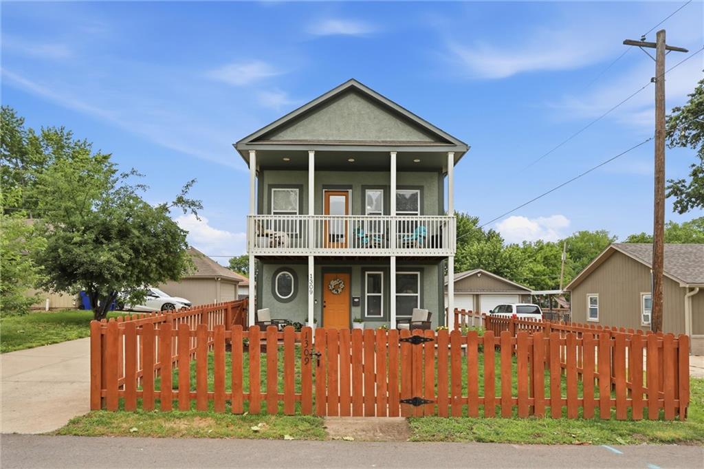 Listing Photo MLS #HMS2620228