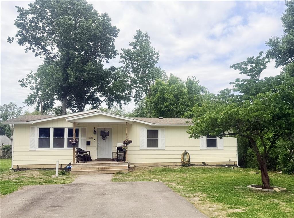 Listing Photo MLS #HMS2620296