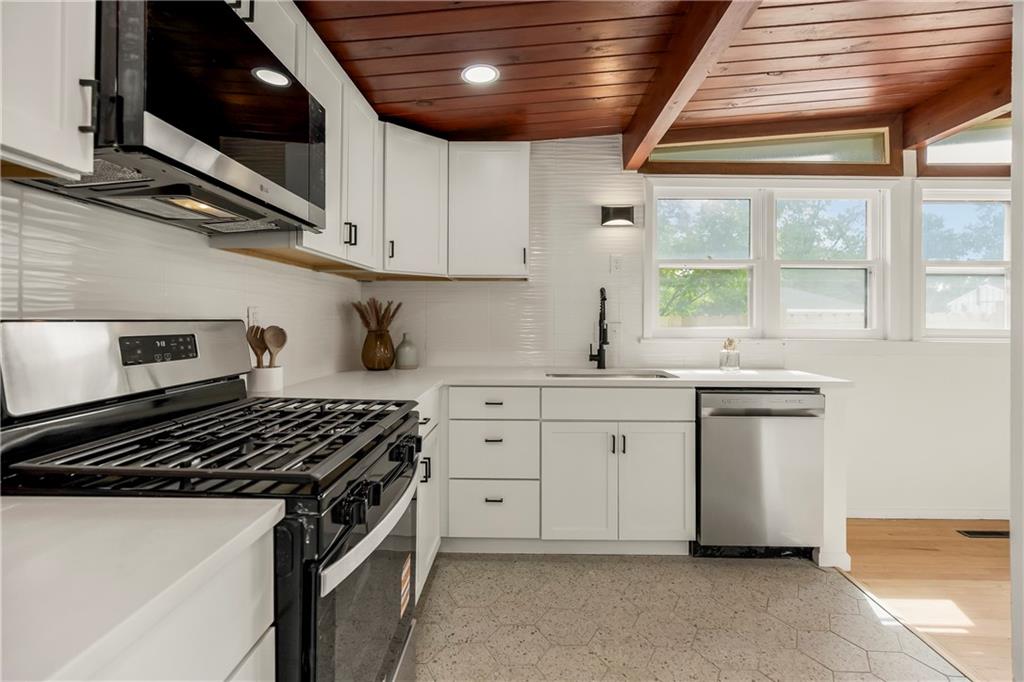 Listing Photo MLS #HMS2620458
