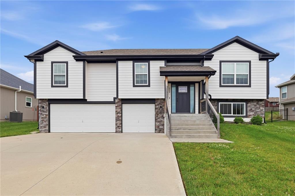 Listing Photo MLS #HMS2620629