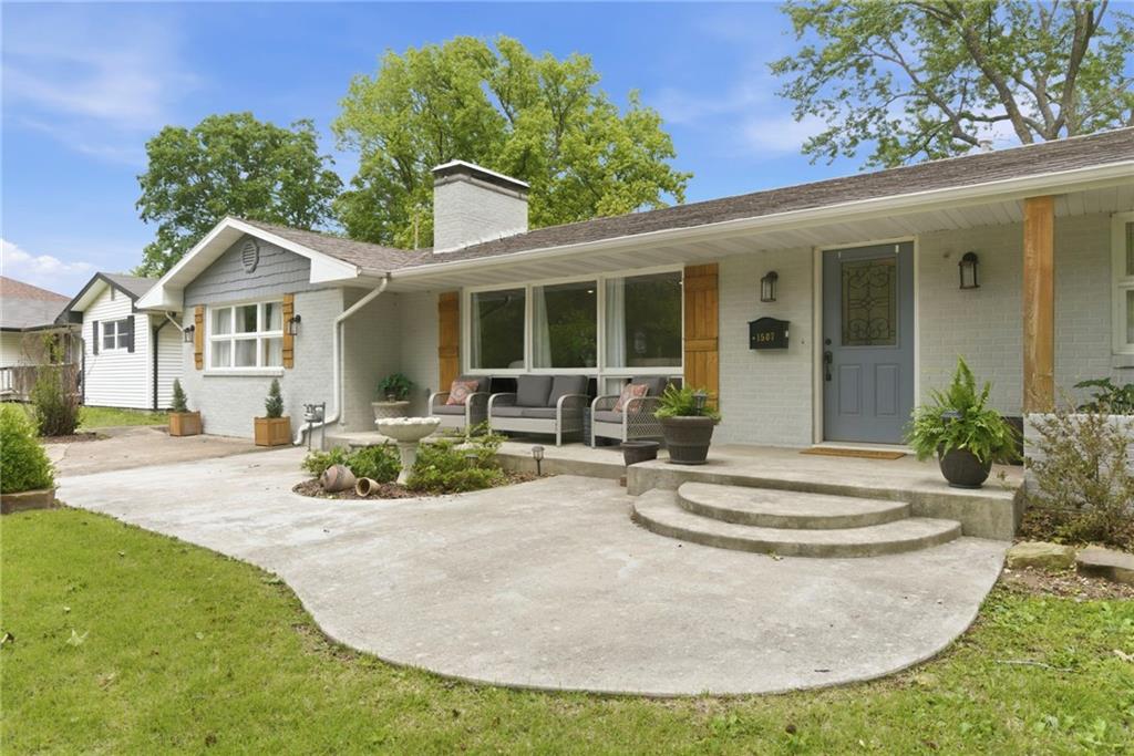Listing Photo MLS #HMS2620988