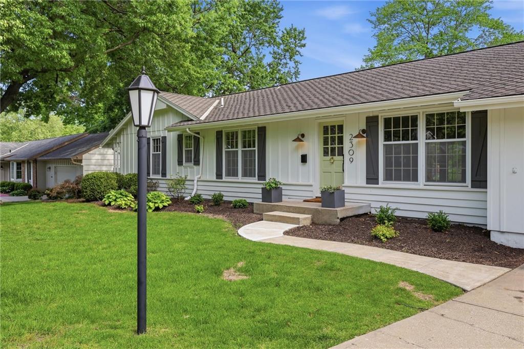 Listing Photo MLS #HMS2621050