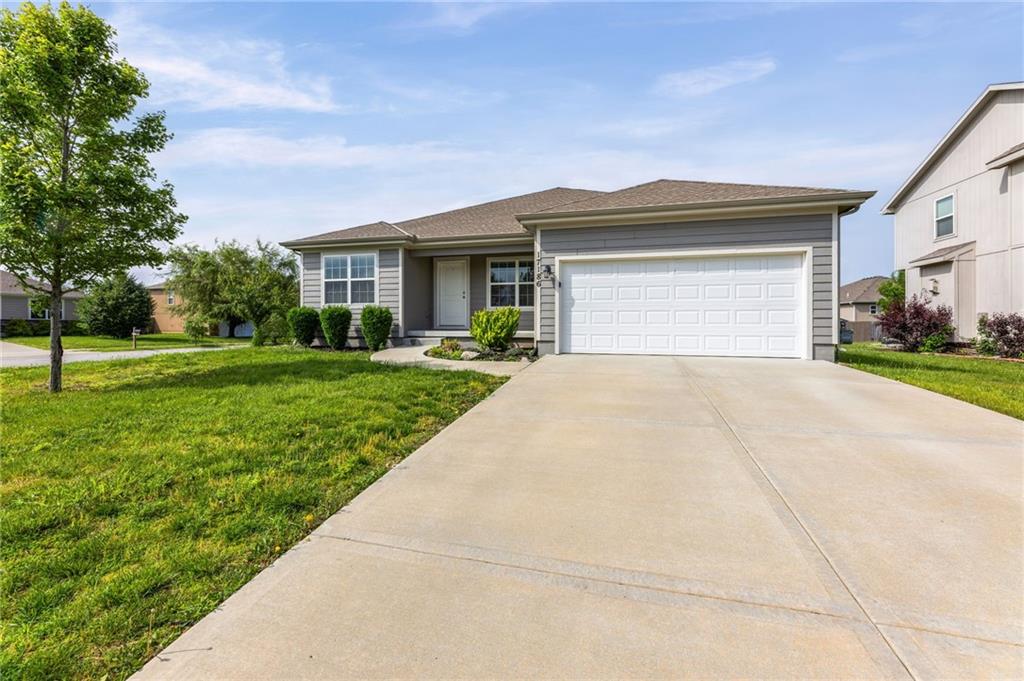 Listing Photo MLS #HMS2621051