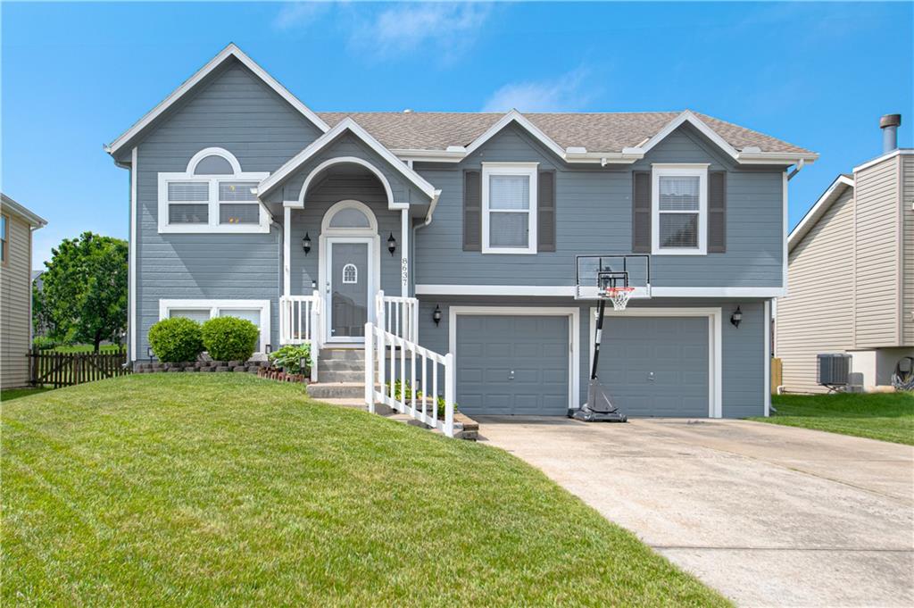 Listing Photo MLS #HMS2621126