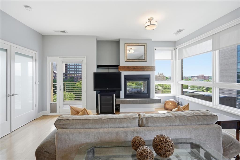 Listing Photo MLS #HMS2621248