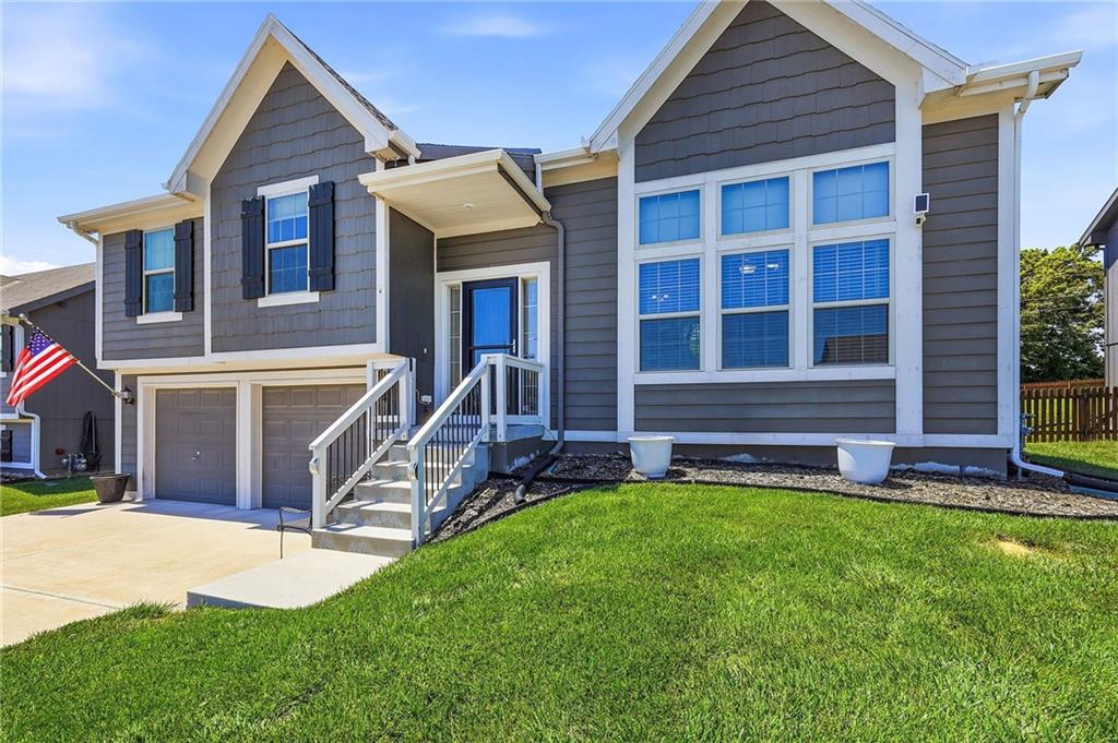Listing Photo MLS #HMS2621250