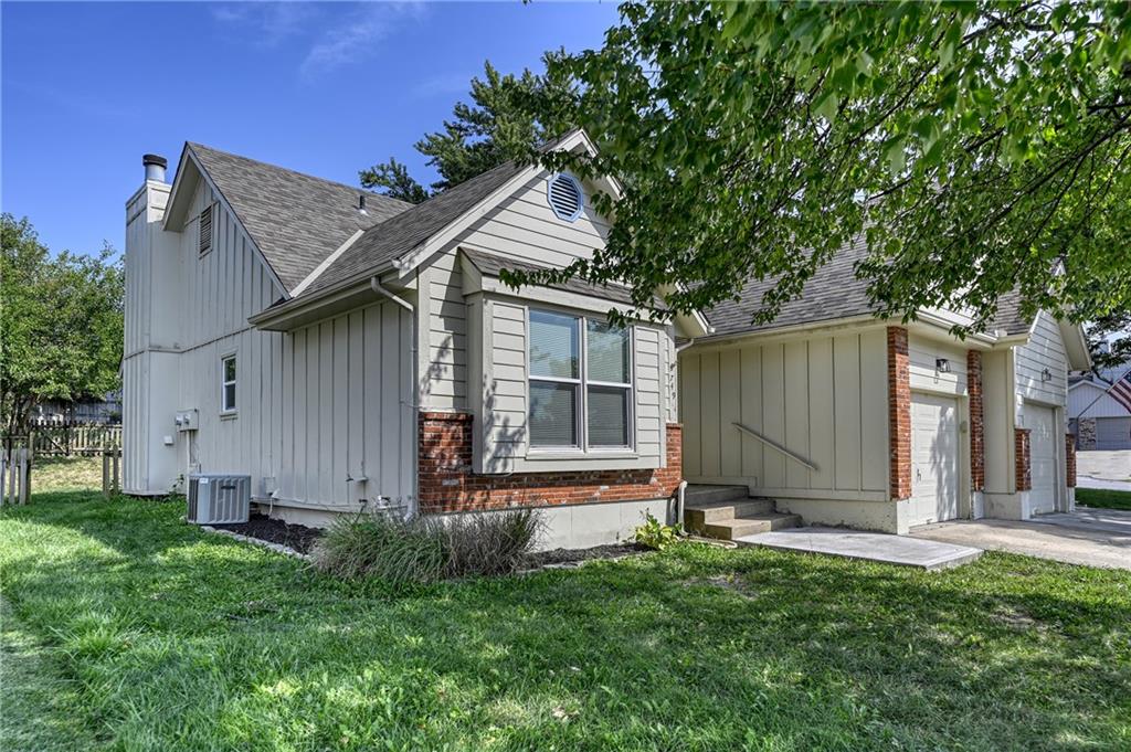 Listing Photo MLS #HMS2621350